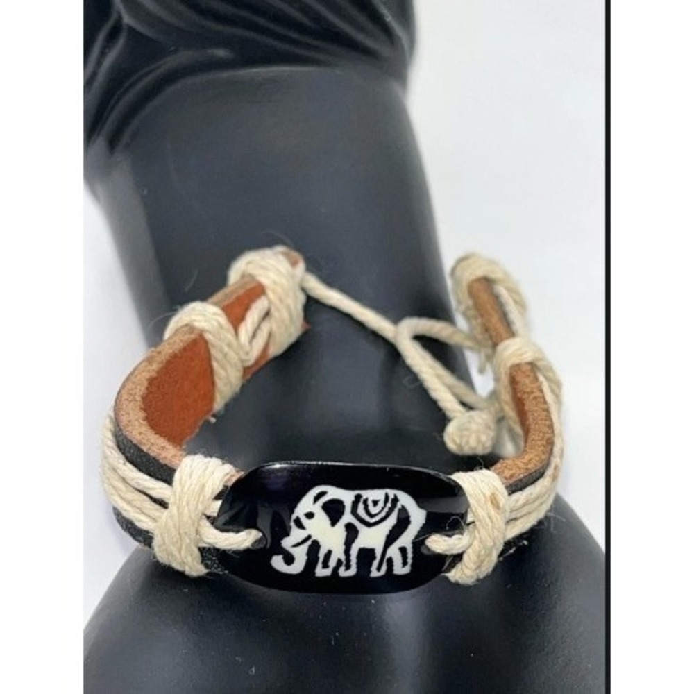 Bracelet adjustable leather strap with elephant patterned pendant bohemian style